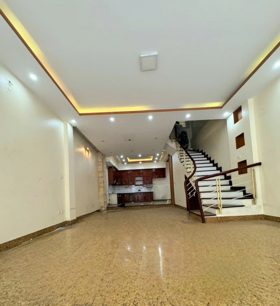 BÁN NHÀ RIÊNG – ĐÔNG NGẠC  – DÂN XÂY CHẮC CHẮN - Ô TÔ VÀO NHÀ- 20 Ô TÔ TRÁNH
